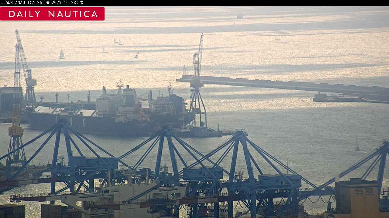La webcam di Liguria Nautica sul Porto di Genova