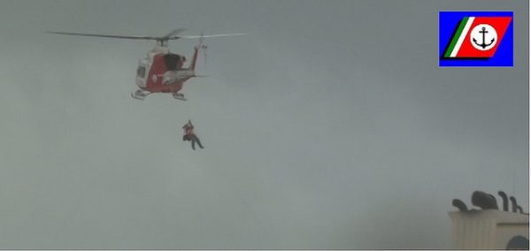 Spettacolare salvataggio in mare, guarda il VIDEO!