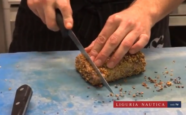 COTTO E IMBARCATO – Tagliata di tonno su vellutata di porri VIDEO
