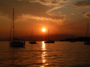 L’estate sta finendo? No, c’è ancora tempo per un weekend di barca in Costa Azzurra
