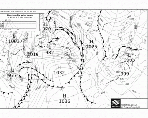 Carta di previsione: a sinistra in alto è riportata la dicitura FORECAST CHART seguita dall'indicazione sulla finestra temporale di previsione (T+24), 24 ore in questo caso, seguita da ORA e GIORNO a cui la previsione si riferisce