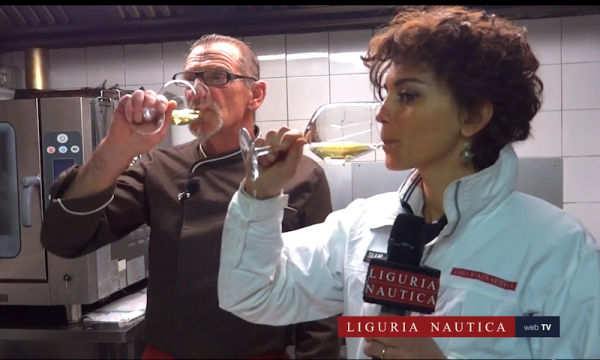 COTTO E IMBARCATO – Trofie con scampi, gamberi e scorza d’arancia. VIDEO