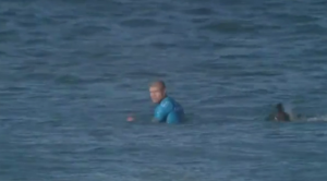 Surfista attaccato dallo squalo, che VIDEO
