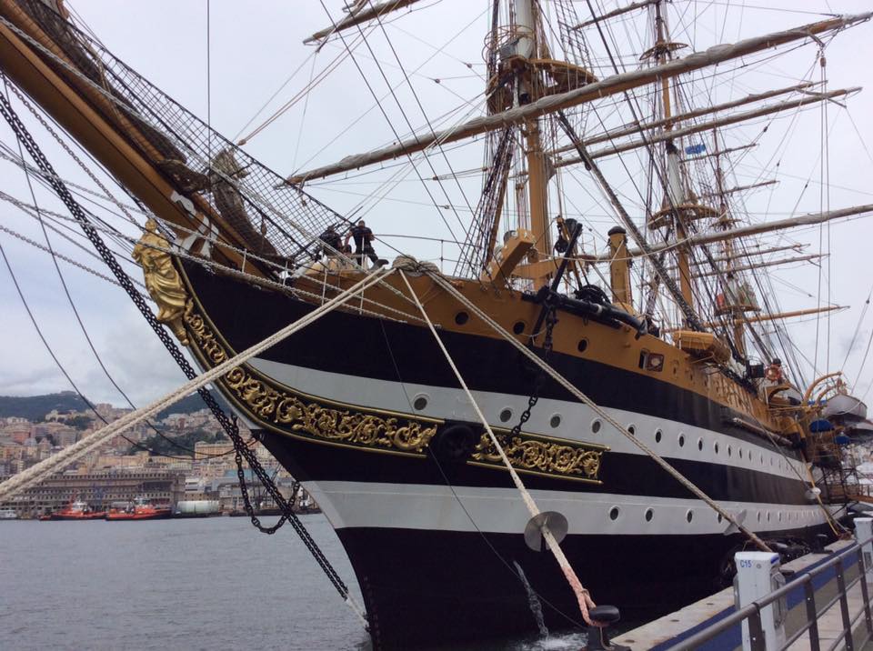 Nave Vespucci al Porto Antico di Genova