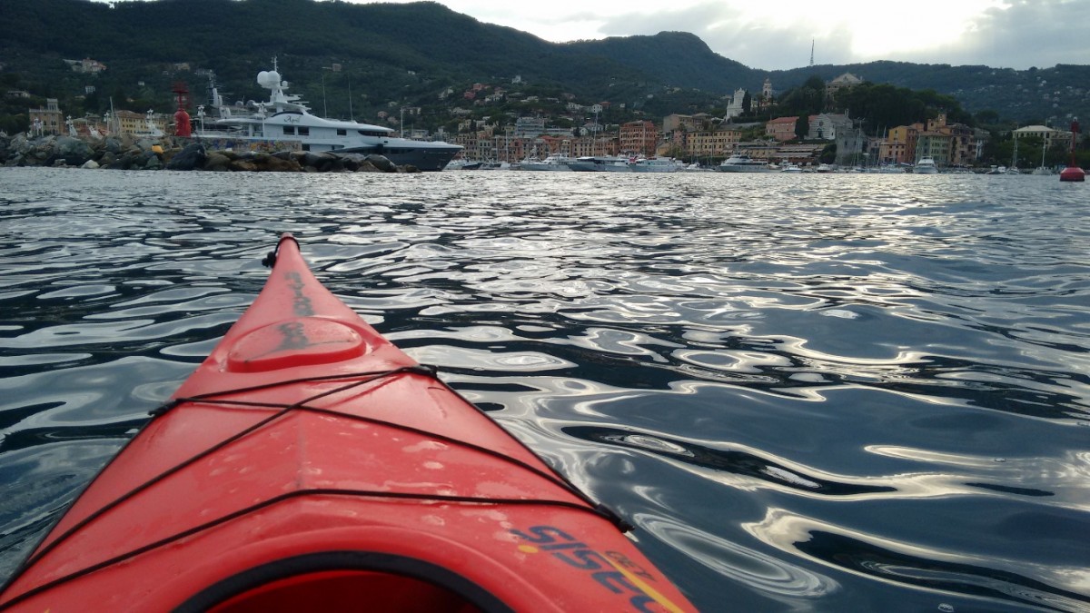 Porto di Santa: giro in kayak verso Portofino