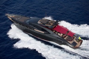 Lo yacht di Ronaldo a fianco a quello di Messi: è derby a Ibiza!