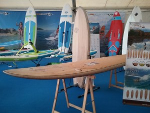 Tavola da surf in sughero: l’abbiamo vista al Salone Nautico