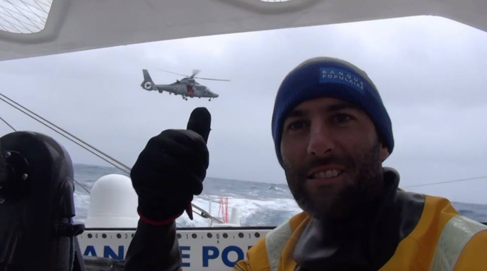 Armel Le Cleac'h indica l'elicottero della Marine Nationale