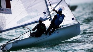 L'equipaggio 470 maschile formato da Ferrari e Calabrò durante la regata a Miami.