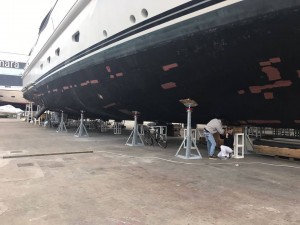 I cavalletti di Navaltecnosud, utilizzati anche per il sostegno dei mega yacht