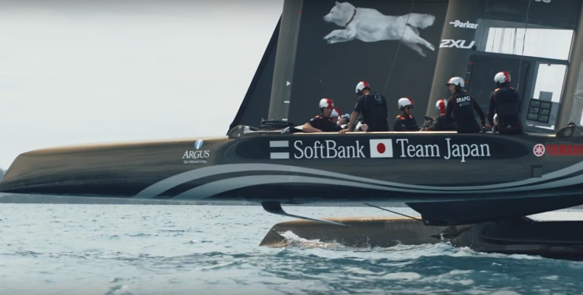 Softbank Team Japan in navigazione con l'AC50
