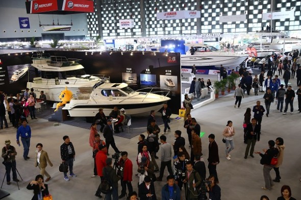 Visitatori al China International Boat Show