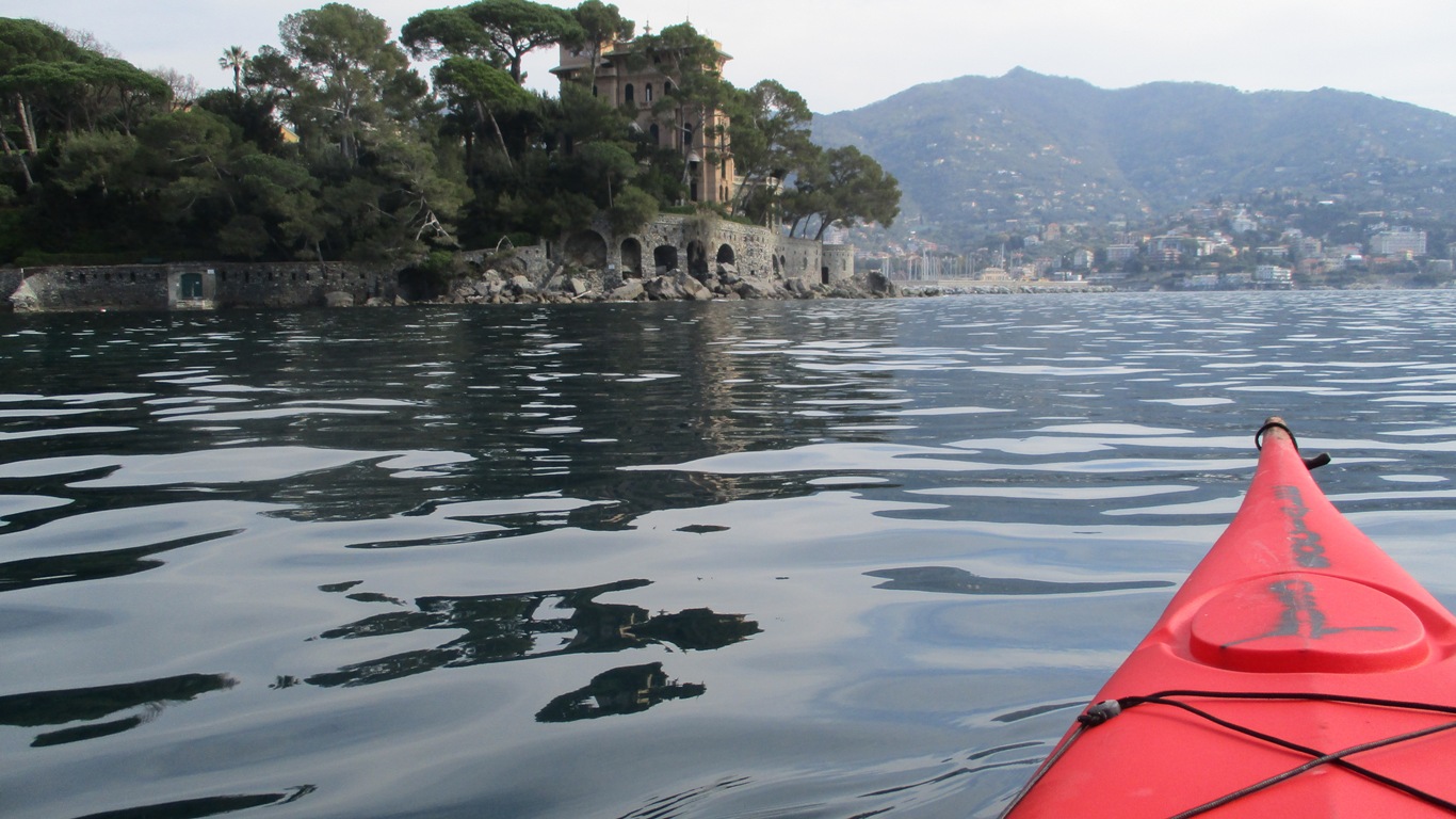 Rapallo-Zoagli in kayak. Zona San Michele.