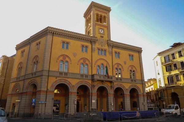 Imperia Piazza Dante