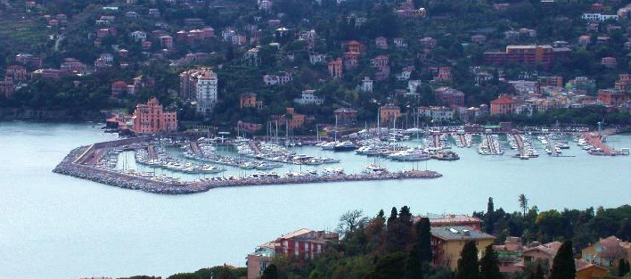 Immagine del Porto Carlo Riva a Rapallo.