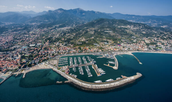 05_Marina_di_Loano_aerea_2014