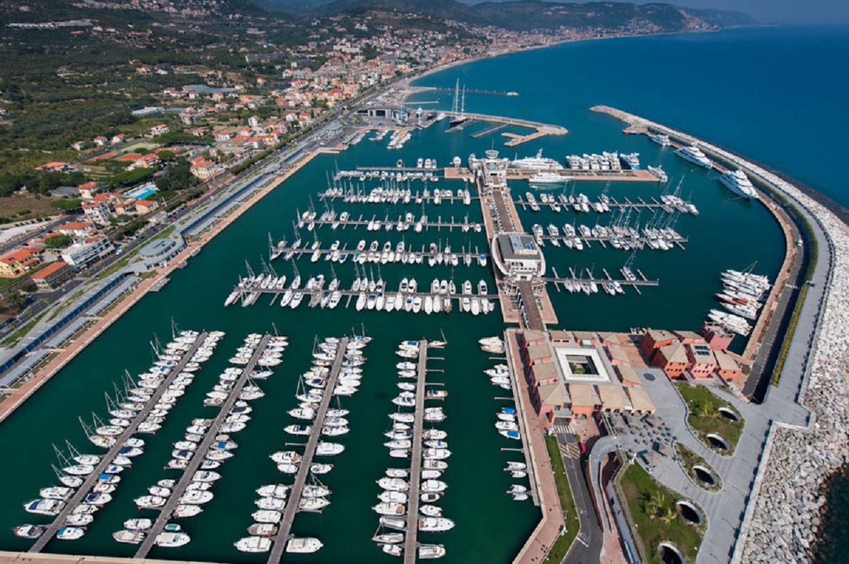 Marina di Finale Ligure dall'alto