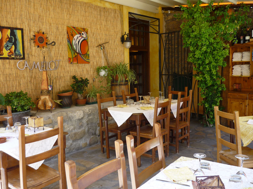 Osteria Camelot, insegna