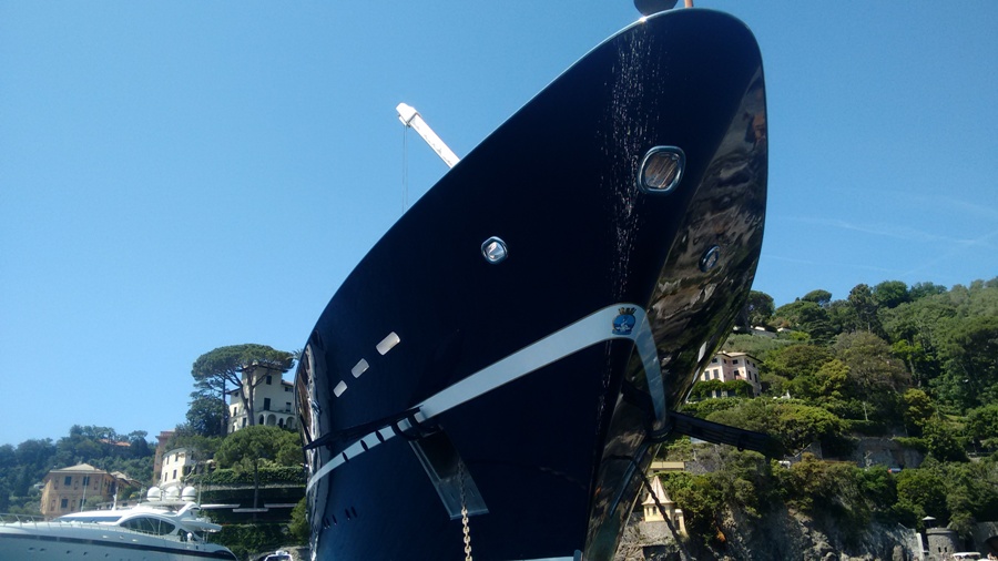 Megayacht Leander a Portofino: foto a prua