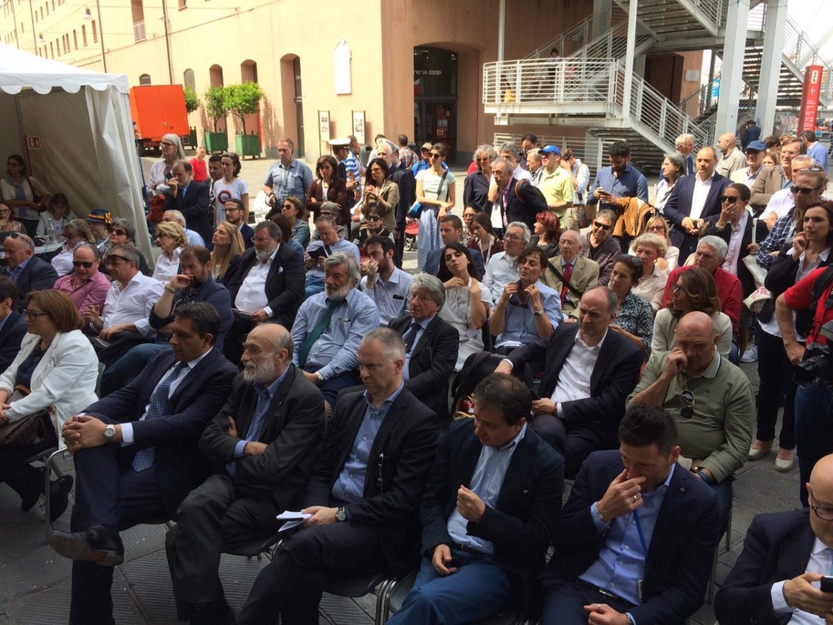 Slow Fish 2017 al Porto Antico di Genova. All'inaugurazione hanno partecipato diverse autorità tra cui il sindaco di Genova, Marco Doria e il Presidente della Regione Liguria, Giovanni Toti.