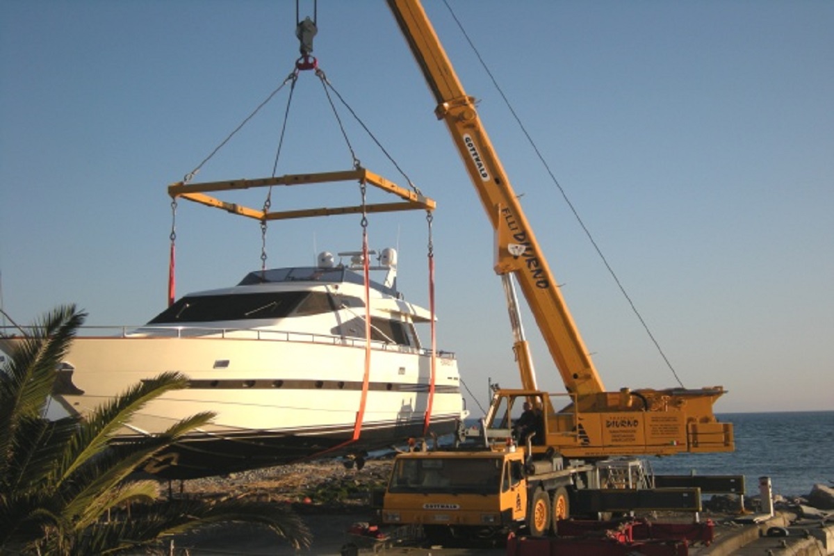 Cantiere Nautico Fratelli Diurno gru