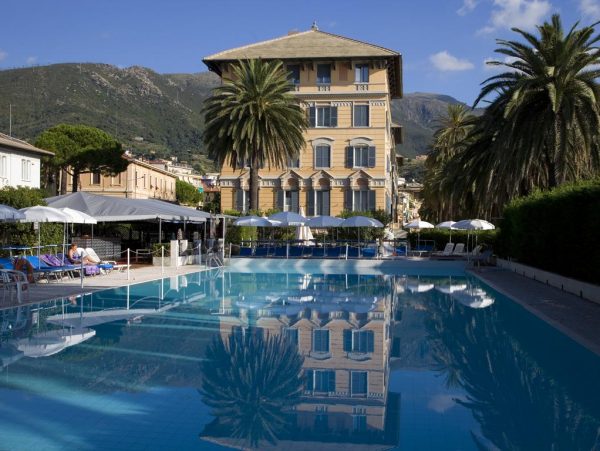 Grand Hotel di Arenzano con piscina