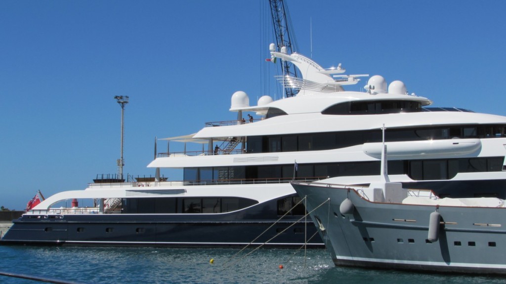 Symphony a paragone con altro yacht