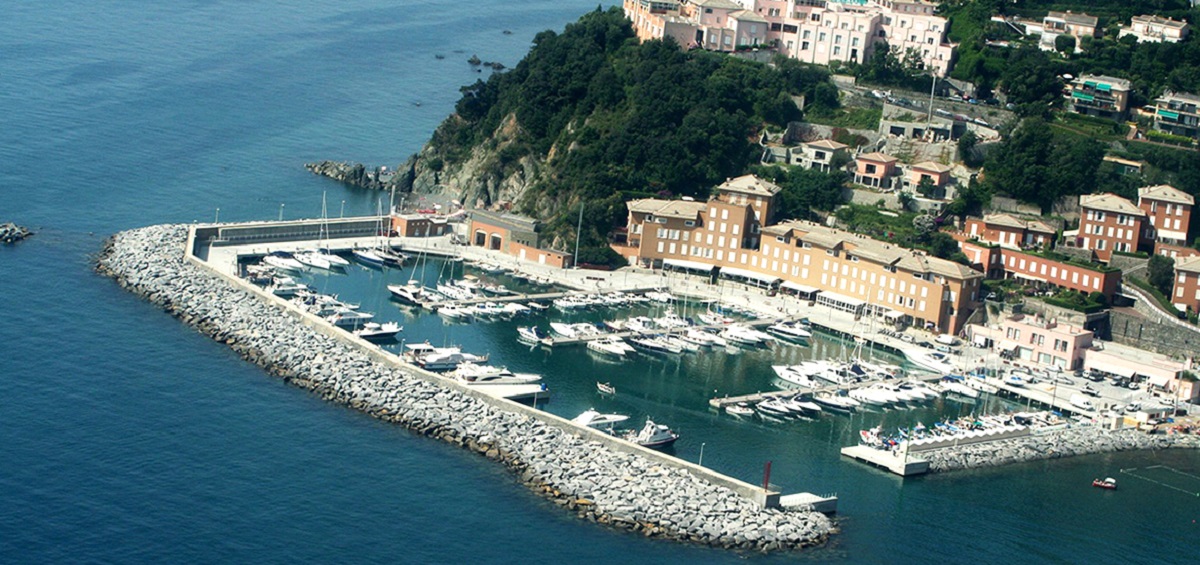 Porto di Arenzano dall'alto