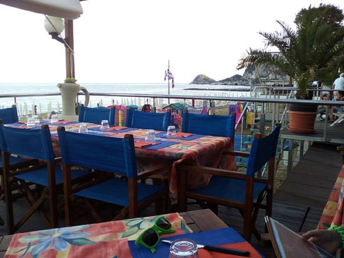 Ristorante Pizzeria Le streghe al mare dehor