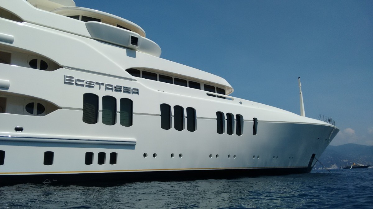 Megayacht Ecstasea a Portofino: foto laterale