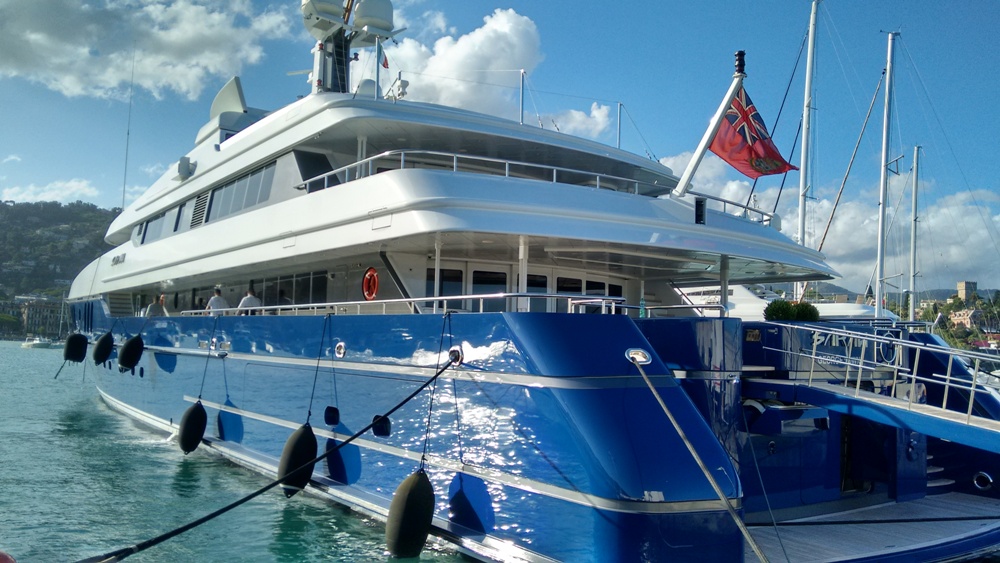 Megayacht Sarah a Santa Margherita: 62 metri di lunghezza.