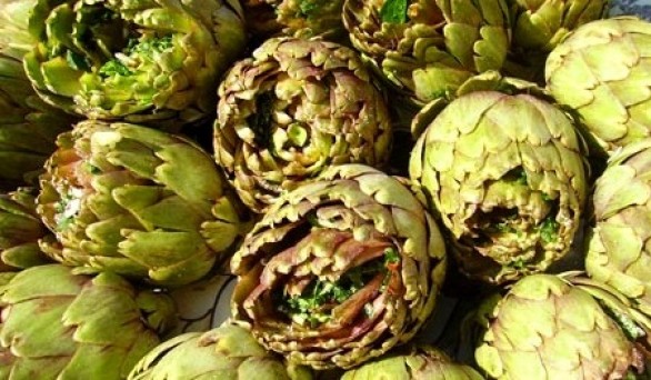 carciofi con scaglie di pecorino e parmigiano