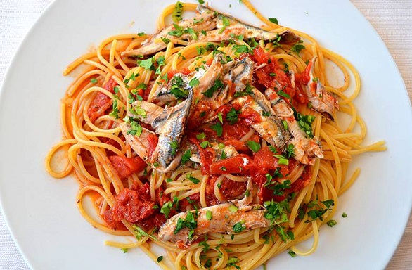 Spaghetti con totani e alici