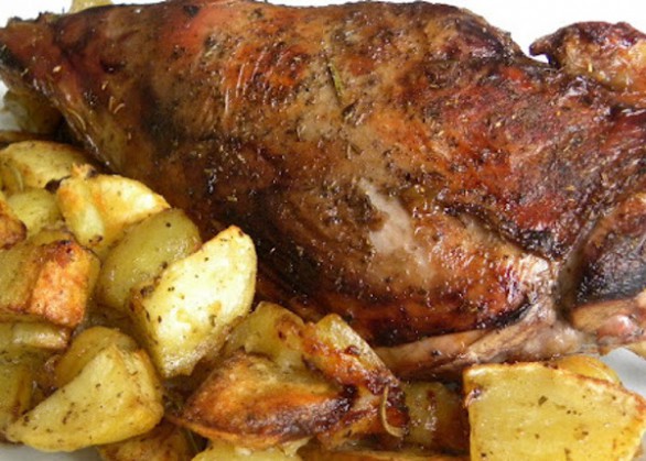Agnello con patate al forno