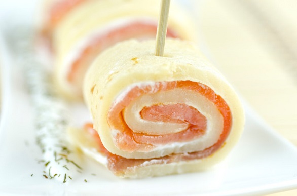 Antipasto natalizio, crepe al salmone
