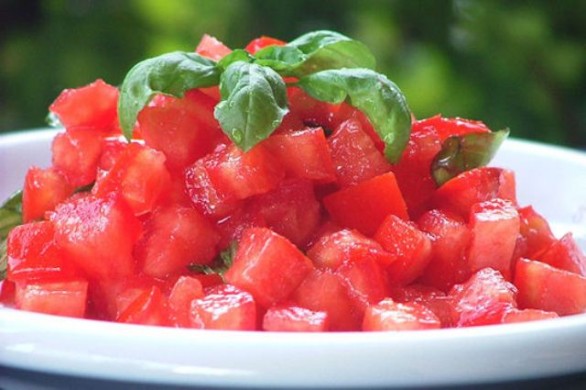 Dadolata di pomodori e cipolle