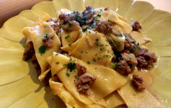 Maltagliati salsiccia e funghi