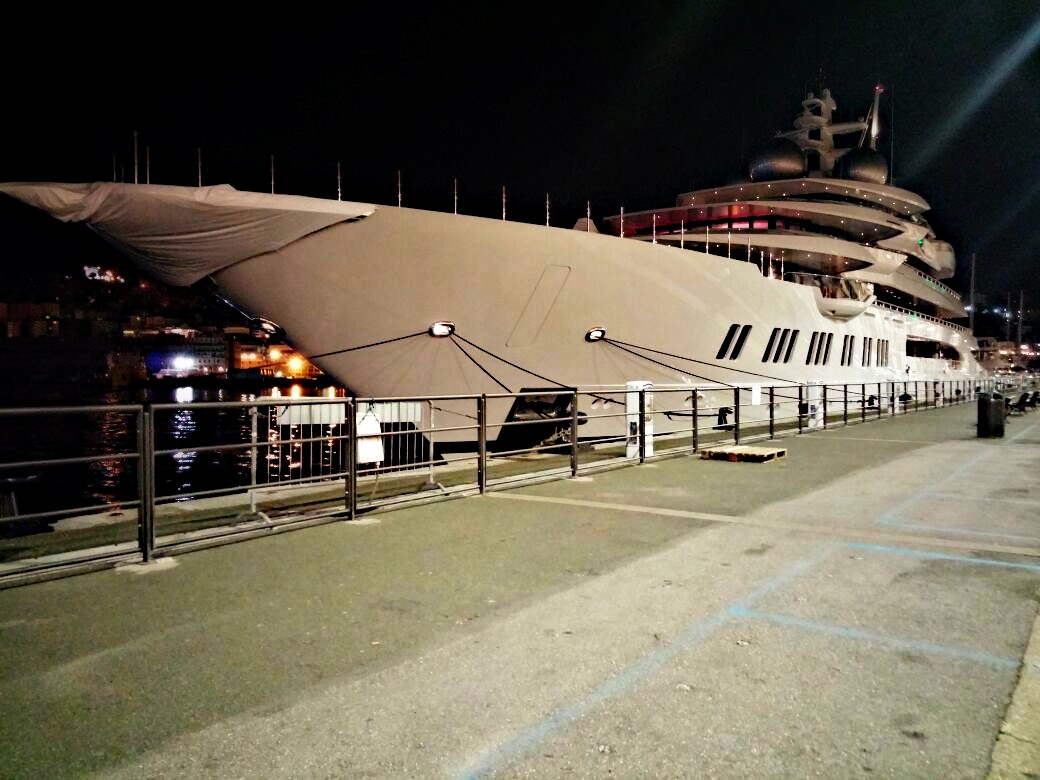 Mega yacht Amadea a Genova