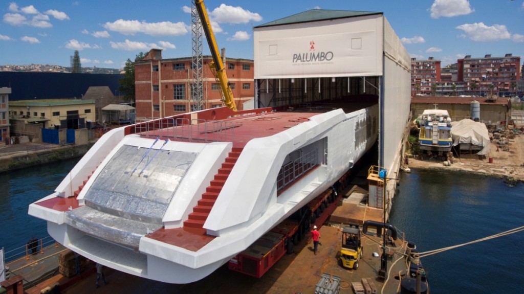 Megayacht Columbus da Napoli ad Ancona: proseguono i lavori