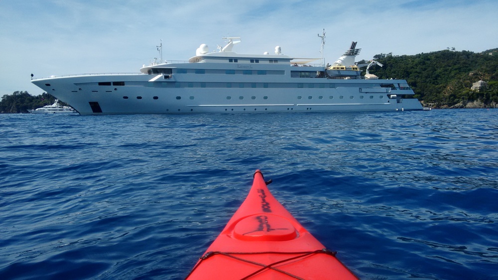 Megayacht Lauren L: foto da kayak