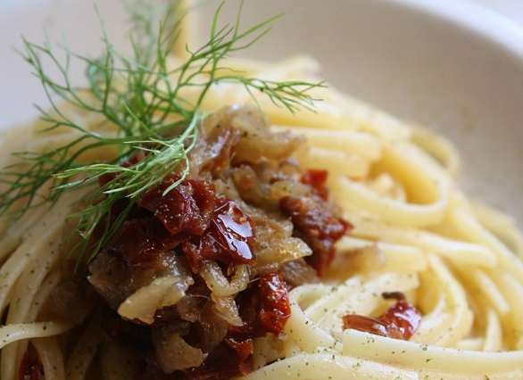 Pasta acciughe e scalognetto