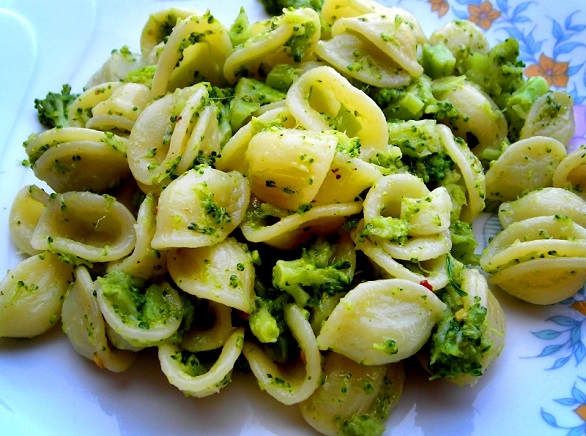 Orecchiette broccoli e pancetta