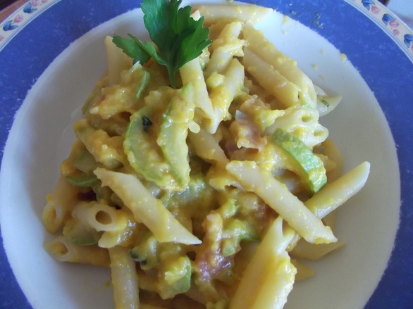Pasta con zucchine e crema di parmiggiano