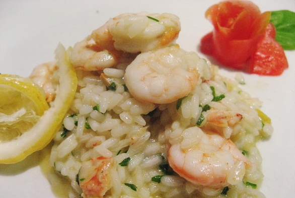 Risotto con gamberi e zucchine in pentola a pressione