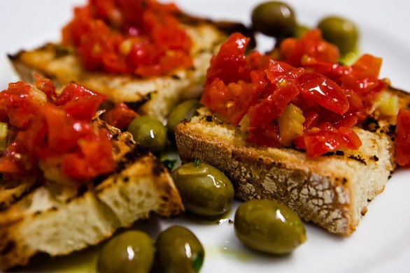 Friselle pomodoro fresco e bottarga