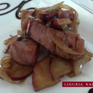 Video ricetta - tonno rosso con cipolla caramellata