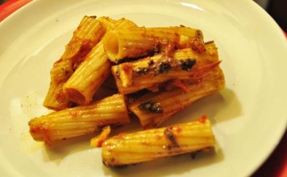 Tortiglioni al sugo fresco e caviale di taggiasche