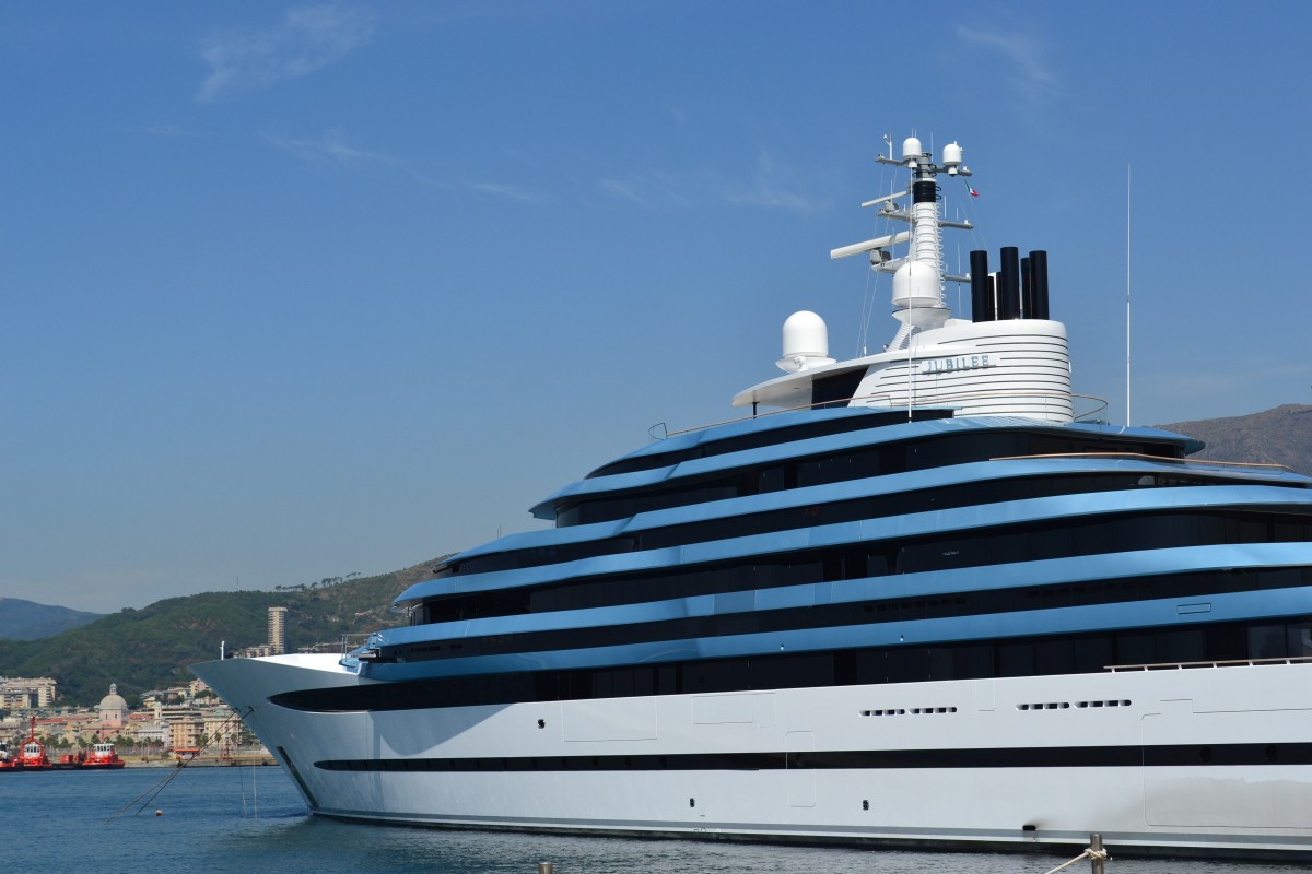Il mega yacht Jubilee a Genova: le foto di Liguria Nautica