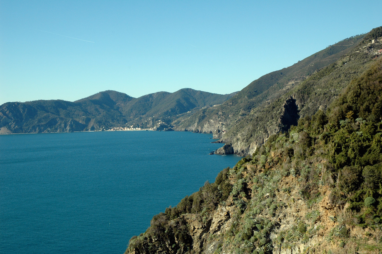 Vista panoramica mare e monti delle Cinque Terre