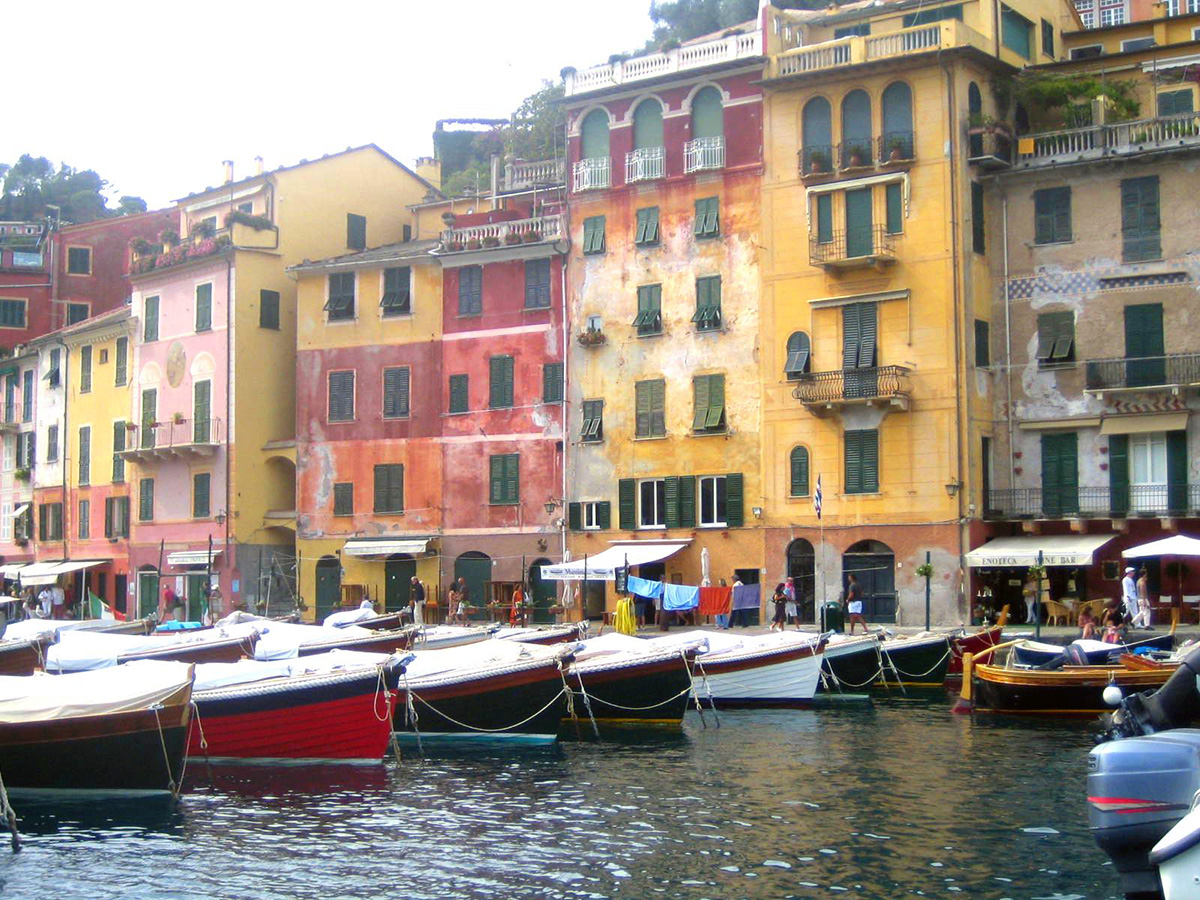 Le colorate case di Portofino affacciate sul mare